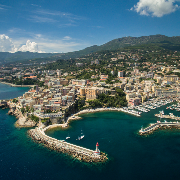 Adem Déménagement, société de déménagement à Marseille dans les Bouches du Rhône pour déménager vers Bastia en Corse